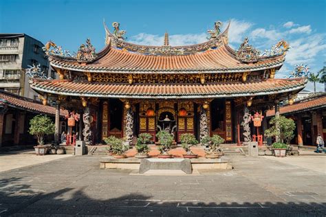 Le Temple de Baosheng : Un Sanctuaire Spirituel Incroyable et Empli d'Histoire à Guang'an !