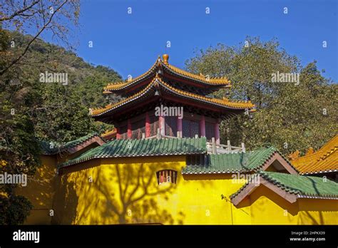  Le Temple de Xinhui: Un trésor architectural dans le cœur battant de Jiangmen !